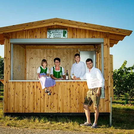 Weingut Familie Bauer 3* Grossriedenthal