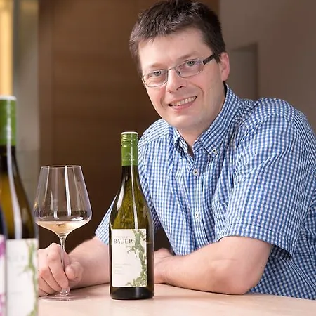 Πανσιόν Weingut Familie Bauer 3*