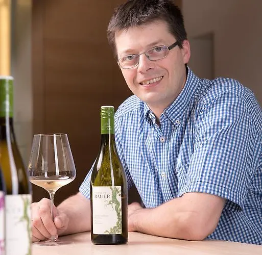 Gasthof Weingut Familie Bauer 3*