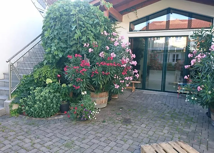 Gasthof Weingut Familie Bauer 3*